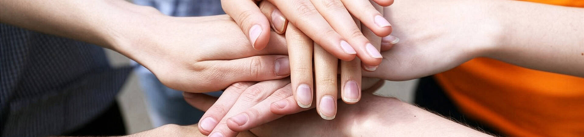 Kursangebote für Menschen mit Lernschwierigkeiten: Menschen mit Behinderung bilden sich weiter · Es gibt hier auch noch ein Extra-Programm. Sprechen Sie uns an!